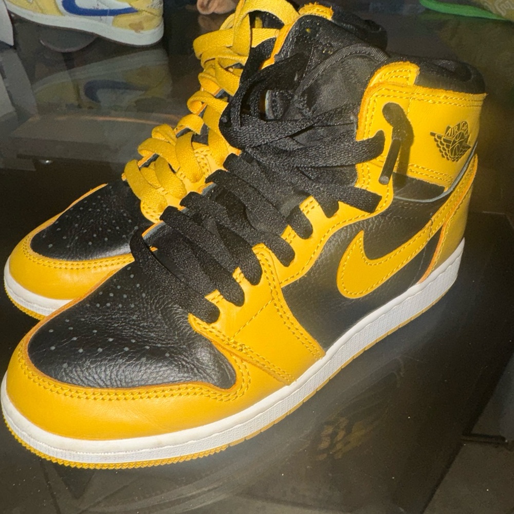 Retro 1 - Picture 3 of 5